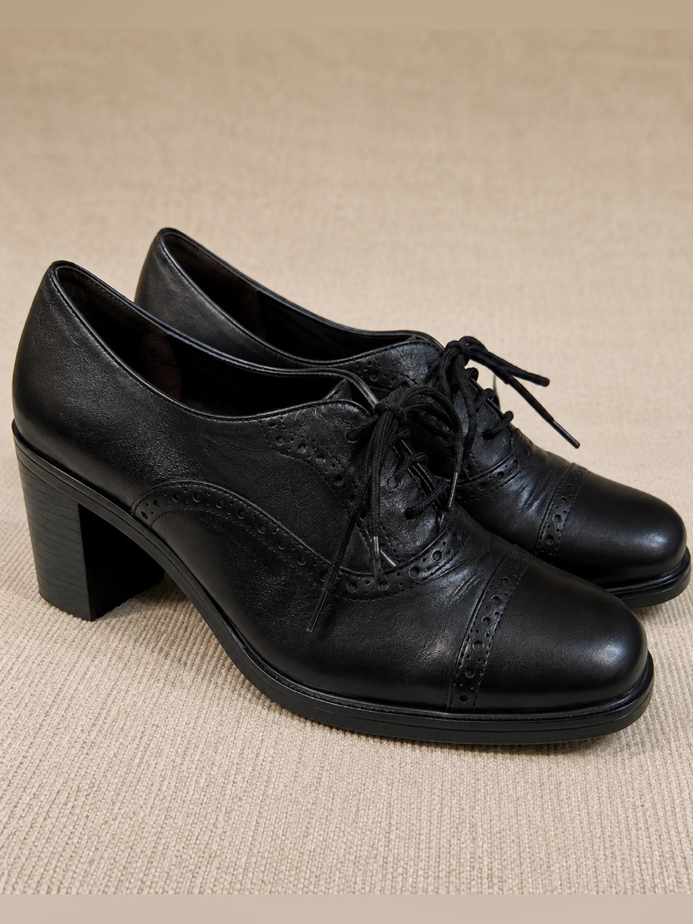 NEW ETIENNE AIGNER E-Nada Leather Oxford Heels Lace Up Retro Secretary Pumps Y2K